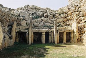 -4100 г. до н.э. Люди строят мегалитические храмы на Мальте
