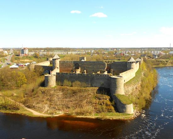 1492 г. Иван III Васильевич основал Ивангород для защиты западных рубежей