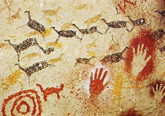 -15 000 г. до н.э. Кроманьонец рисовал животных на стенах пещеры