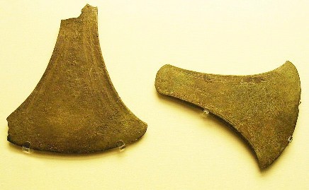 -2000 г. до н.э. Люди добывали медь на острове Росси для производства бронзы
